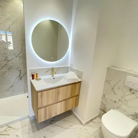 Apartment Luxurious 4 Bedrooms 1min Beaches & 3min Palais
