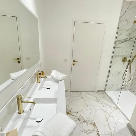 Luxurious 4 Bedrooms 1min Beaches & 3min Palais Apartment